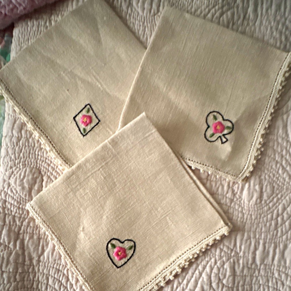 Vtg Bridge 3 Embroidered Cloth Napkins Beige Pink Black Spade Heart Club